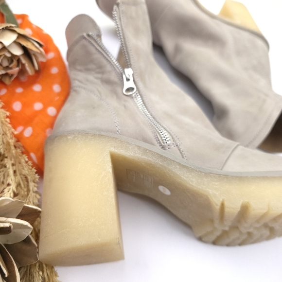 Free People Stylish Grey Beige Platform Boots Sz 38½ - Picture 4 of 16